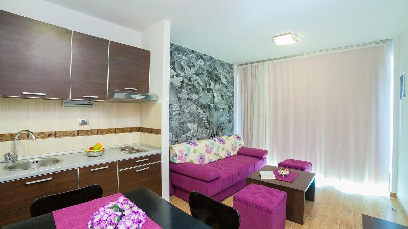 آپارتمان 1 خوابه, Apartments Raymond