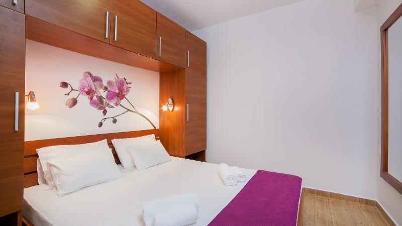 آپارتمان 1 خوابه, Apartments Raymond