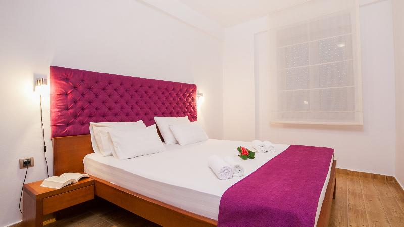 آپارتمان 1 خوابه با بالکن, Apartments Raymond