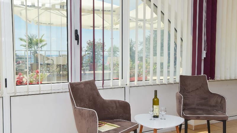 استودیوی استاندارد با چشم‌انداز دریا, Apartments Raymond