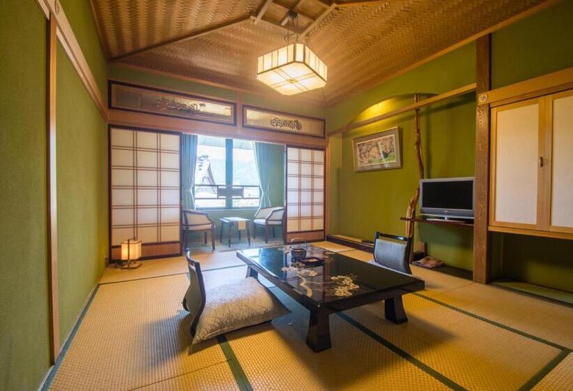 Quarto Estandar, Yatsusankan Over 6 Years Old