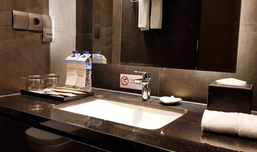 디럭스 룸, Wyndham Opi Hotel Palembang