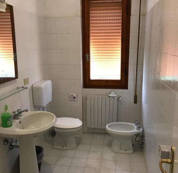 اتاق استاندارد با سرویس بهداشتی مشترک, B&b E Locazioni Turistiche Antico Borgo Toscano