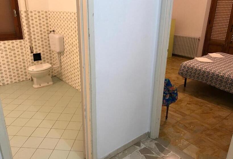 Standard room with outdoor bath, B&b E Locazioni Turistiche Antico Borgo Toscano