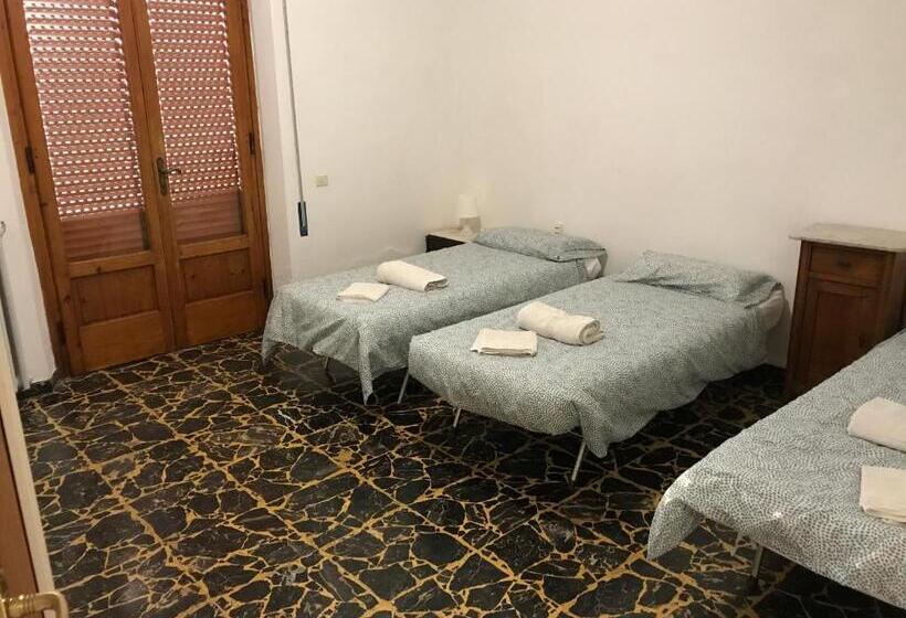 اتاق استاندارد با سرویس بهداشتی مشترک, B&b E Locazioni Turistiche Antico Borgo Toscano