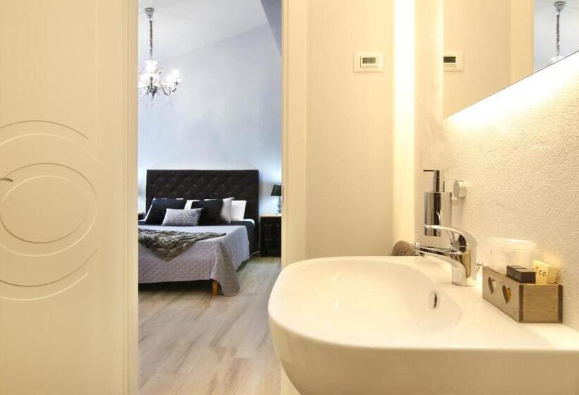 اتاق لوکس با تخت بزرگ, Lucca In Chic   No Ztl   Free Parking   Old City At 10min By Walk