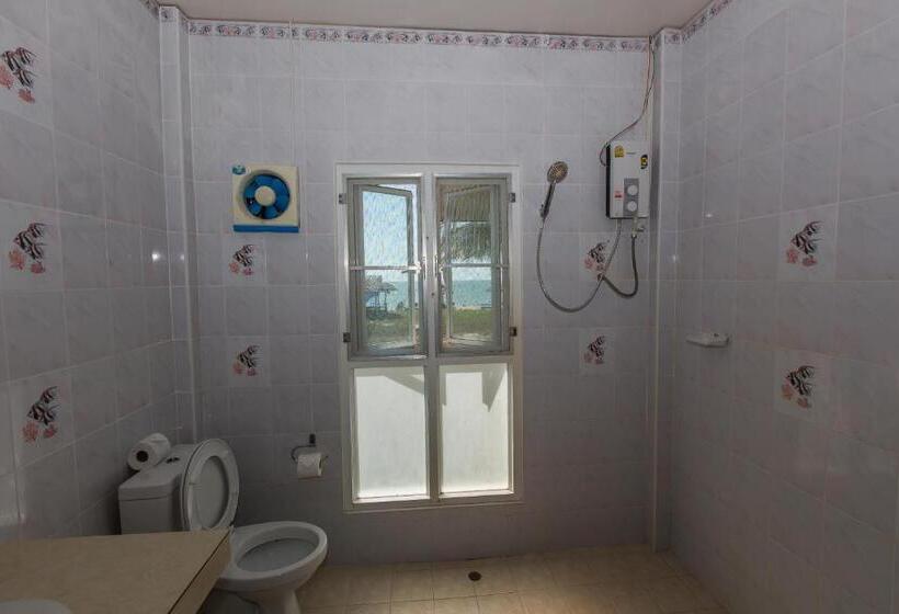 스탠다드 방갈로, Pranee Beach Bungalows