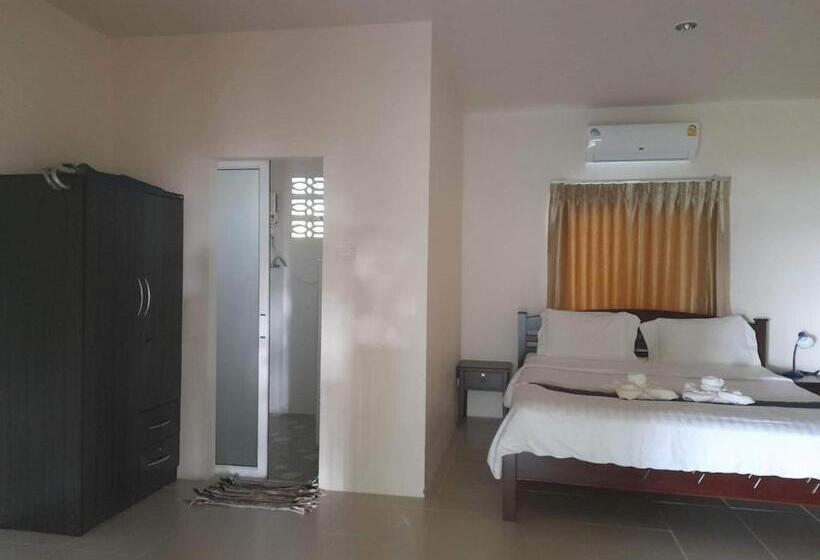스탠다드 방갈로 정원 전망, Pranee Beach Bungalows