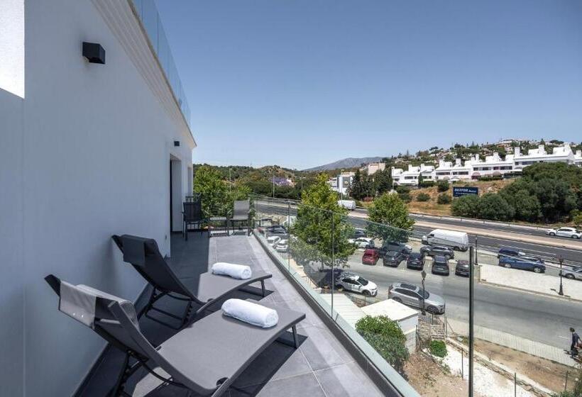 Номер Deluxe Вид на Море с Балконом, The Orange House Boutique Hotel And Upstairs Rooftop Bar   Brand New