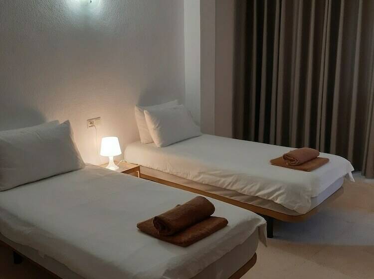Номер Стандарт, The Orange House Boutique Hotel And Upstairs Rooftop Bar   Brand New