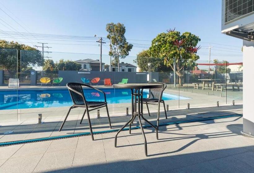 דירת חדר סופריור, Batavia Apartments