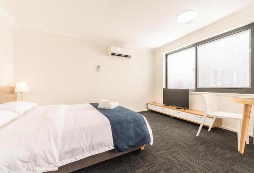 스탠다드 스튜디오, Batavia Apartments
