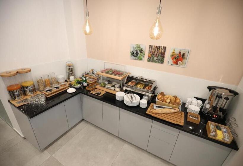 استودیو خانوادگی, Sleep Inn Dusseldorf