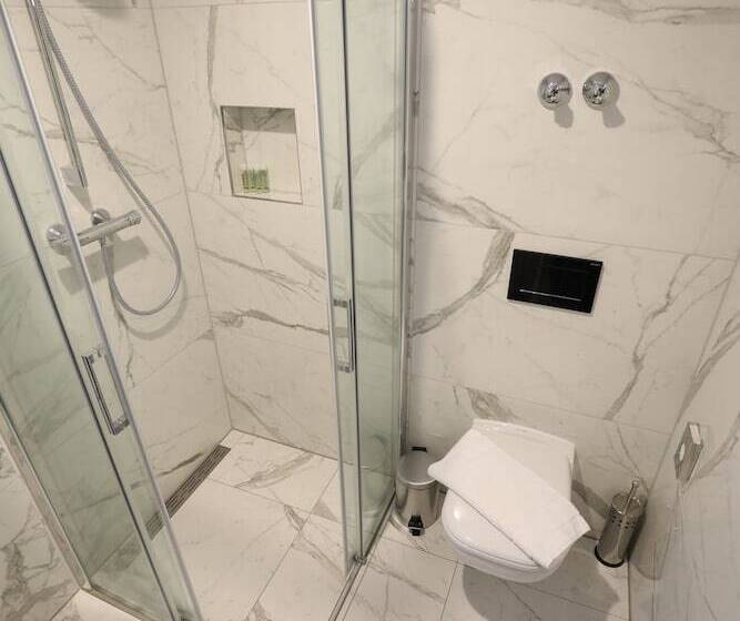 استودیو خانوادگی, Sleep Inn Dusseldorf
