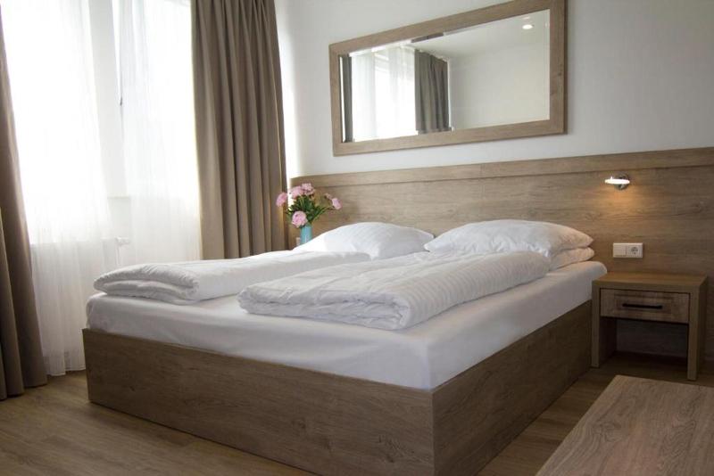 اتاق لوکس با تخت بزرگ, Sleep Inn Dusseldorf