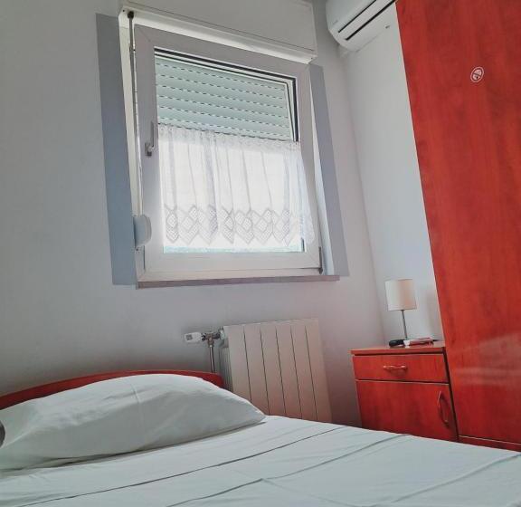اتاق استاندارد یک نفره, Guesthouse Varnica