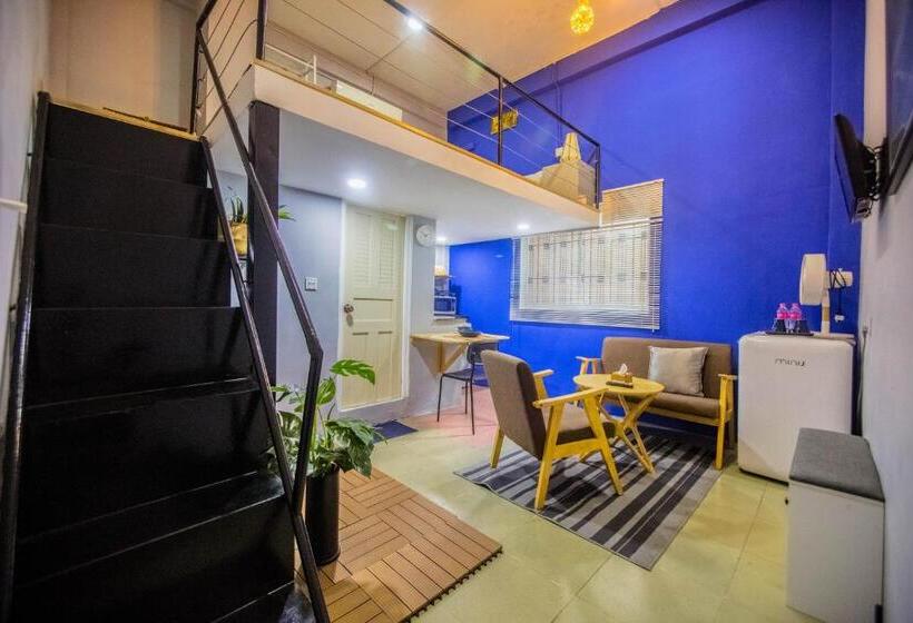 ドゥプレックスルーム, The Artist Residence