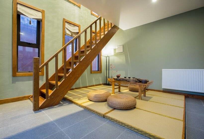Семейный Номер, Walden Lugu Lake Zen Retreat