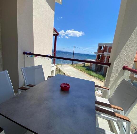 غرفة عائلية مطلّة علي البحر, Elpiniki Luxury Rooms