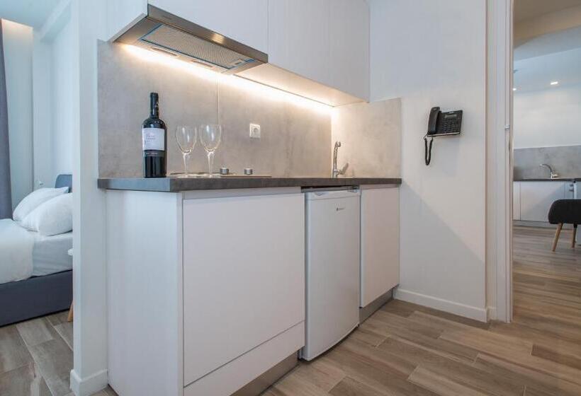 2 Bedroom Apartment, Spot Apart