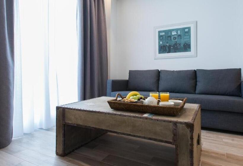 2 Bedroom Apartment, Spot Apart