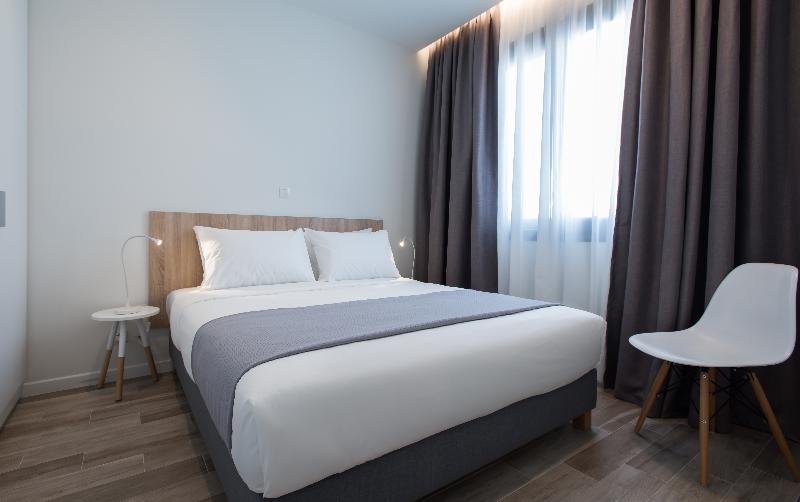 2 Bedroom Apartment, Spot Apart