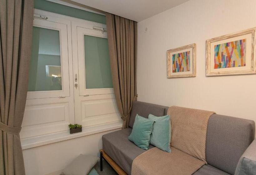 اتاق عادی, Bellamania B&b