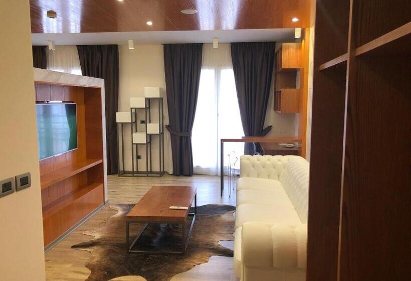高级套房, Palace Vlore