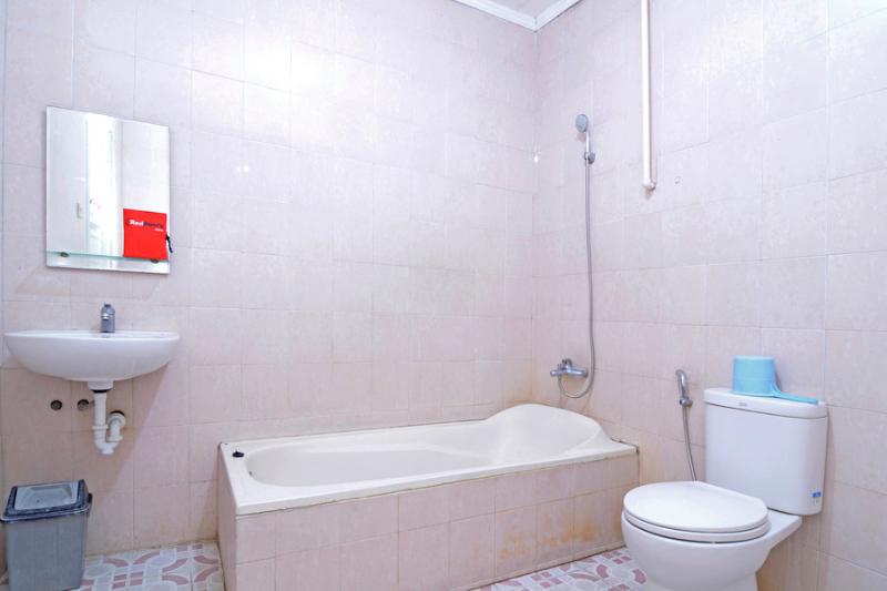 Номер Стандарт, Reddoorz Plus @ Laweyan