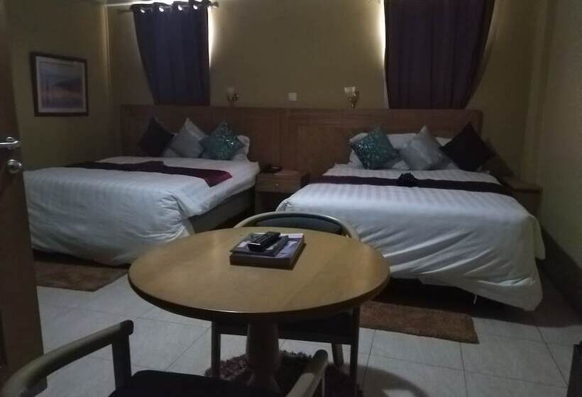 اتاق لوکس, Sam S Cottage