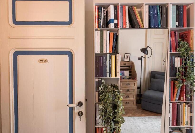 발코니가 있는 스위트, Villa Erre  Literary B&b