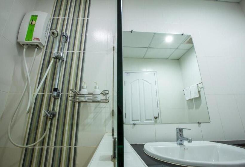 Люкс с Балконом, Central Place Serviced Apartment 1