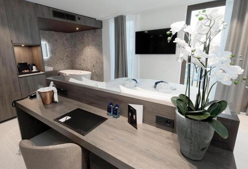 Люкс, Radisson Blu Hotel, Bruges