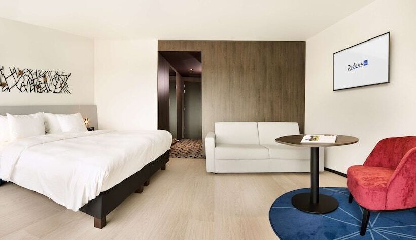 Семейный Номер, Radisson Blu Hotel, Bruges