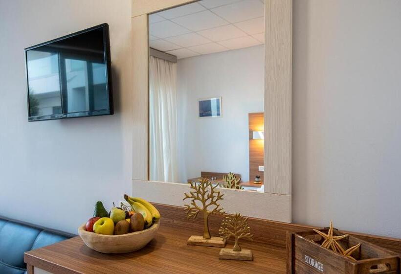 Семейный Номер, Royal Bay Suites