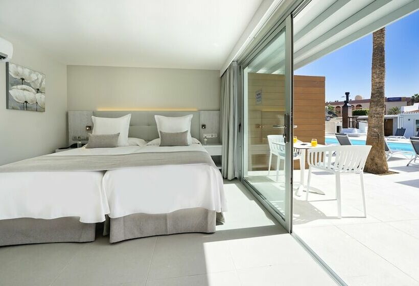 Quarto Deluxe, Sanom Beach Resort - Adults Only