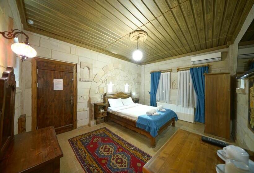 スタンダードルーム, Shoestring Stone House