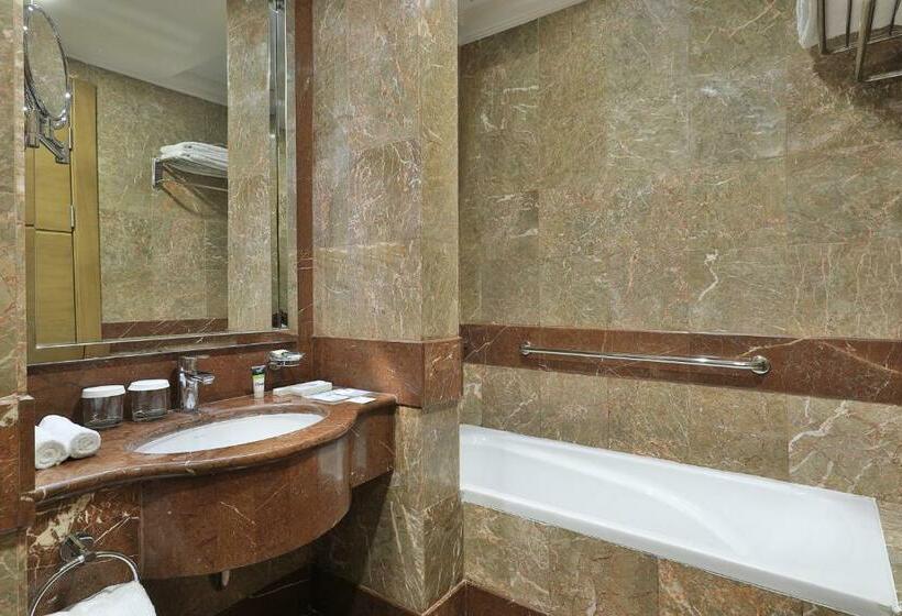 Люкс 2 Спальни, Four Points By Sheraton Makkah Al Naseem