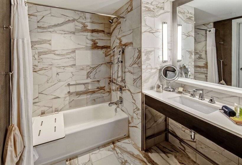 Quarto Estandar Cama King para Deficientes Físicos, Hilton Nashville Green Hills