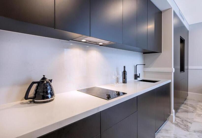 Номер Премиум, Holiday Inn & Suites   Parramatta Marsden Street, An Ihg