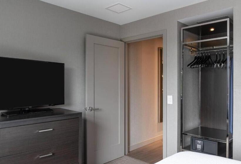 Люкс Кровать Кинг, Residence Inn By Marriott Weehawken