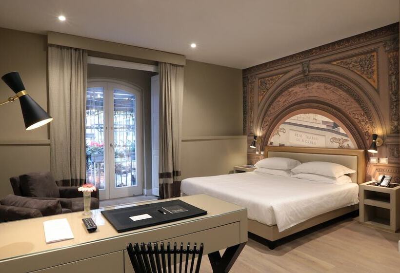سوئیت با بالکن, Caruso Place Boutique & Wellness Suites