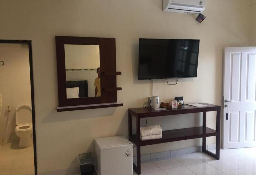 Номер Deluxe, City Garden Bali Dwipa Hotel, Kuta