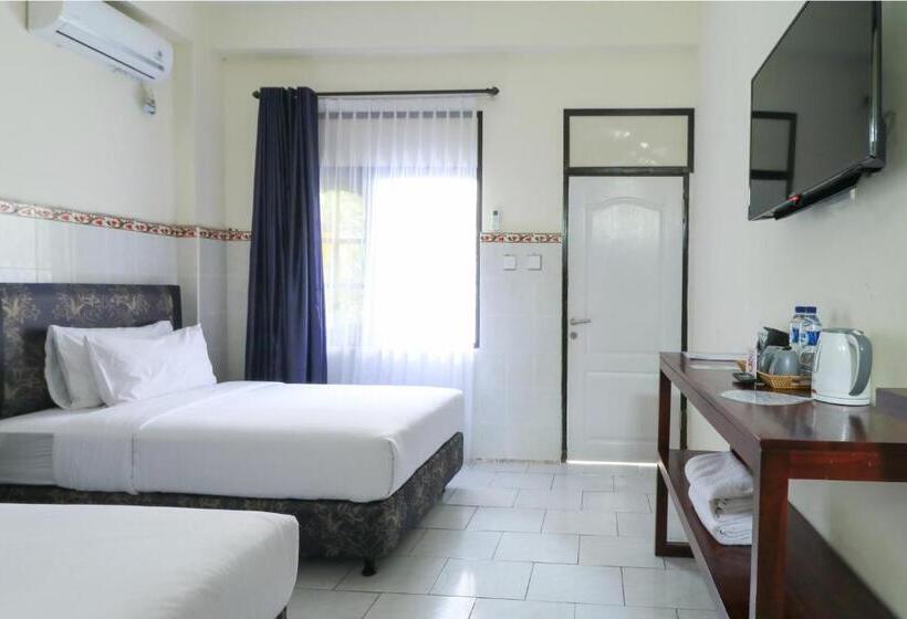 Номер Superior, City Garden Bali Dwipa Hotel, Kuta