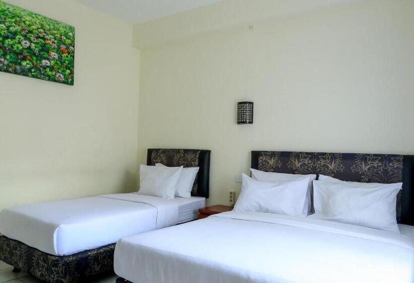 Семейный Номер Superior, City Garden Bali Dwipa Hotel, Kuta