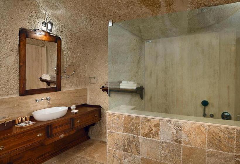 Люкс Кровать Кинг, Seraphim Cave Suites & Spa