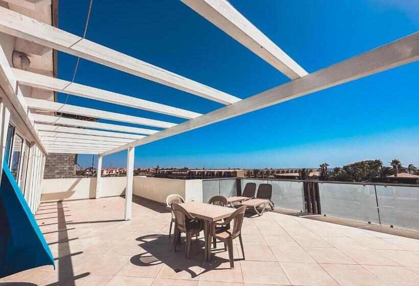 سوییت با چشم‌انداز دریا, Halos Casa Resort