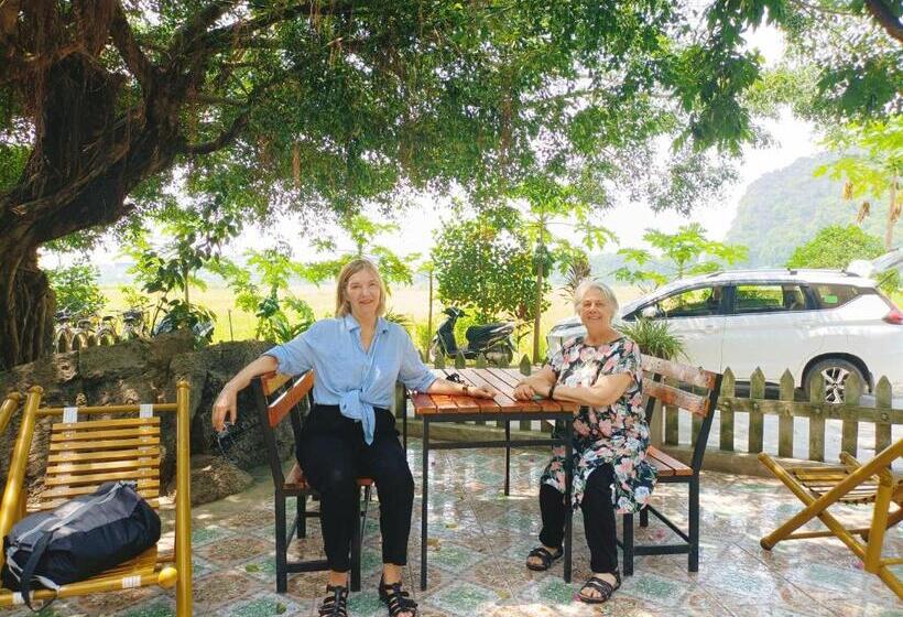 اتاق خانوادگی با چشم‌انداز کوه, Tam Coc Sunshine Homestay