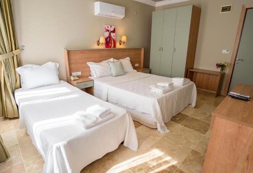 Habitació Triple Deluxe, Ebruli Otel Cunda