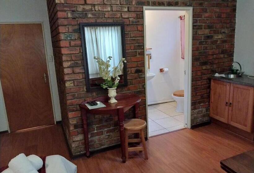 Номер Комфорт, Lily Guesthouse